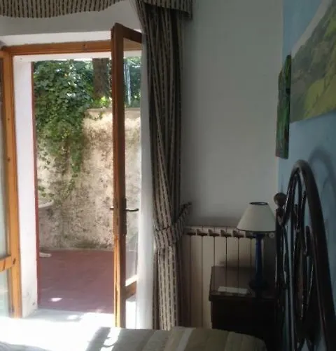 Veronica 카스텔누오보베라덴가